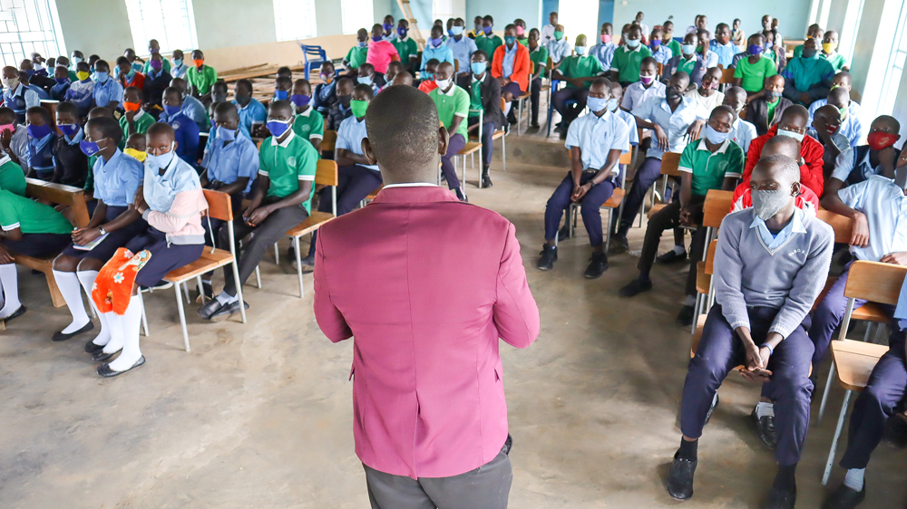 우간다 벧엘중학교 청소년 대상 미디어 교육 오리엔테이션 현장