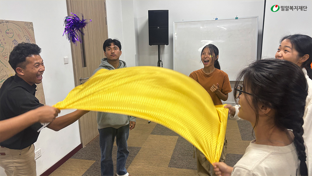 3. 그룹 신체활동을 진행하며 ‘함께의 힘’을 배운 청년들.jpg