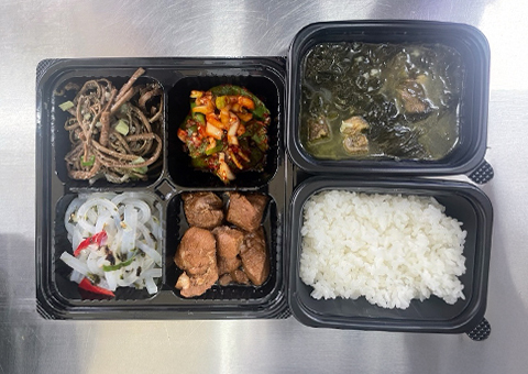 배고픈 어르신을 위한 안부 도시락