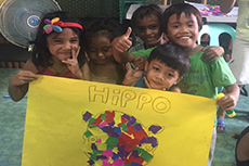 특명, 잃어버린 아이들의 웃음을 찾아주세요.